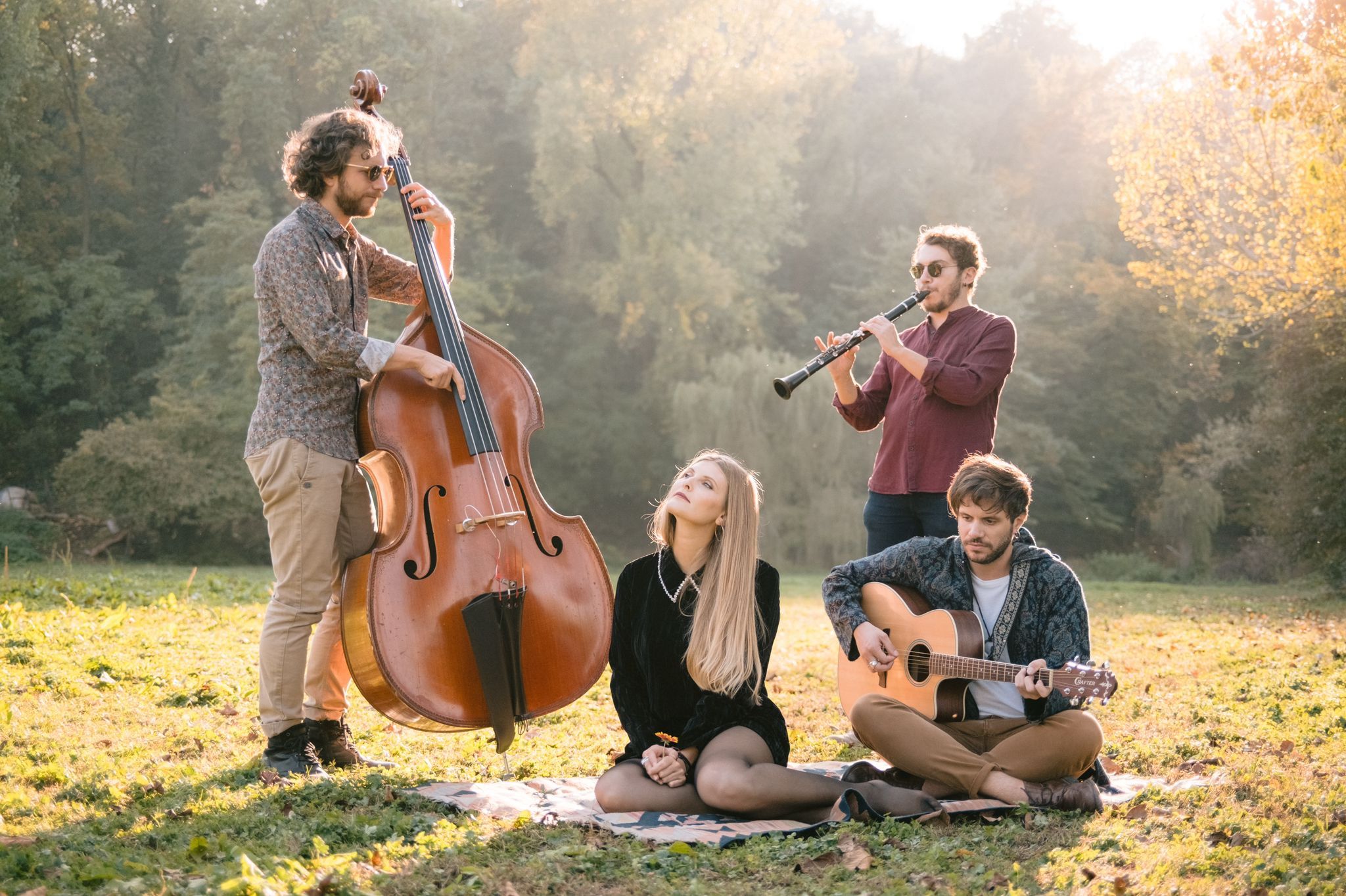 musica jazz folk per eventi, band folk acustica live, musica elegante per cerimonie, cantante professionista per eventi, band live per matrimoni, musica su misura per eventi esclusivi.