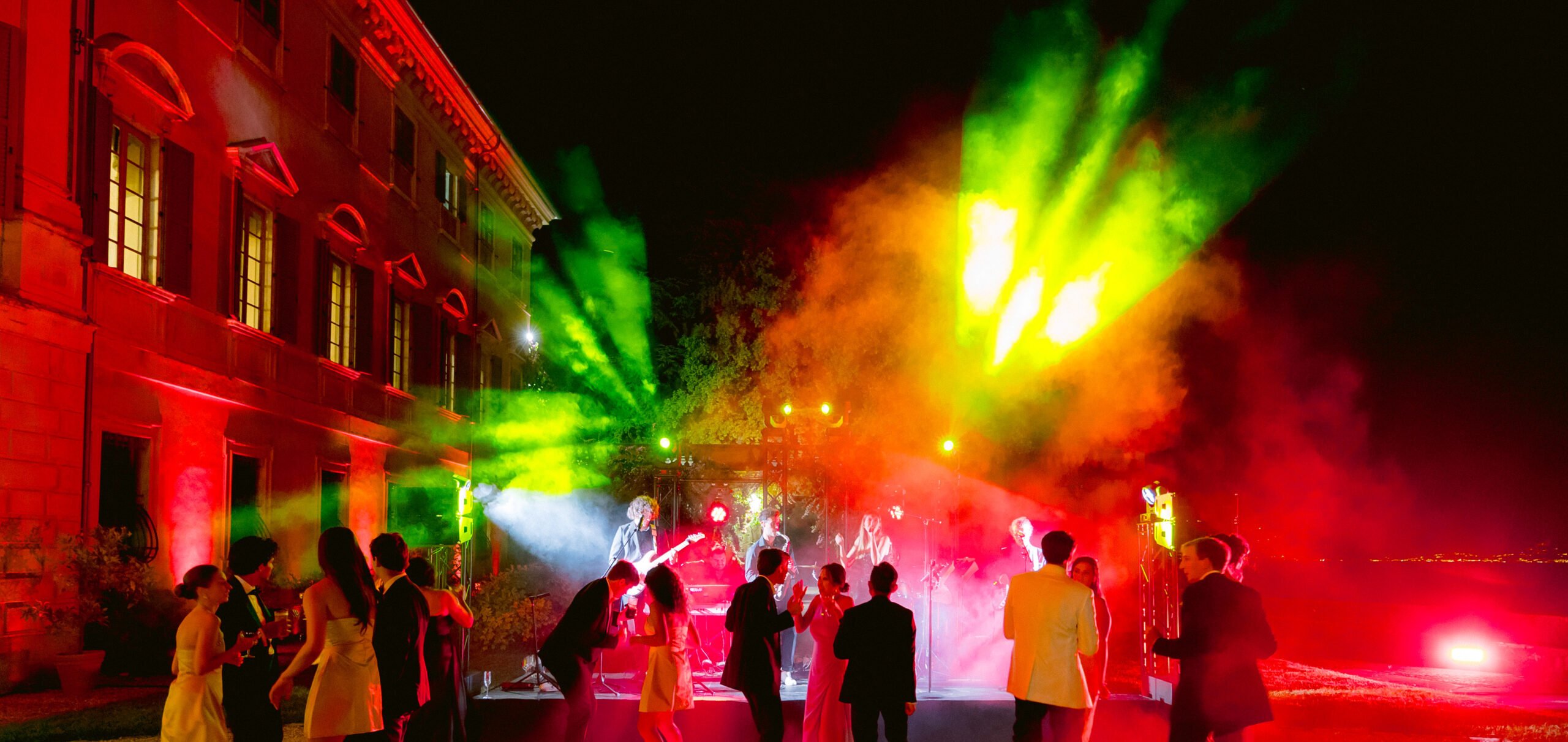 Teste Mobili rental moving heads for party beam claypaky ultimo sharpy beam light on the sky